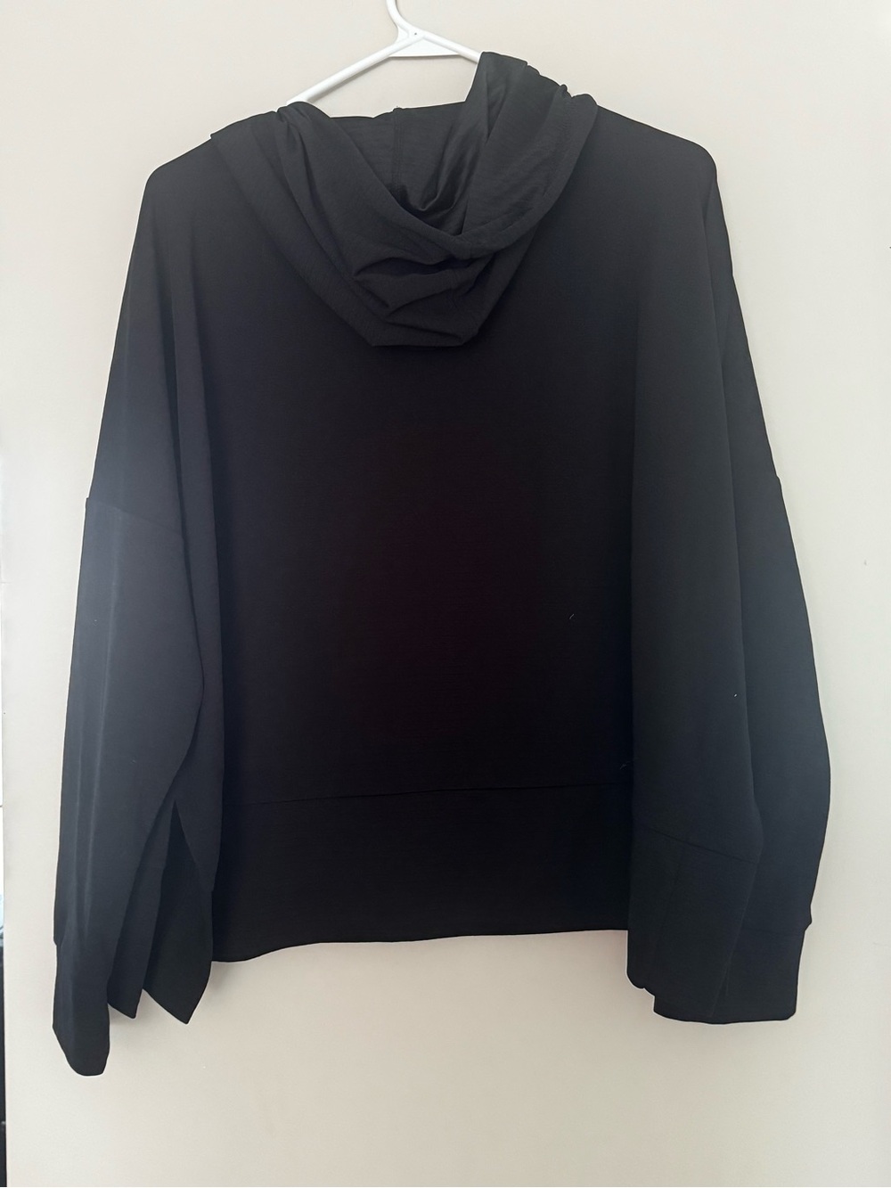 Mondetta ladies Black Pullover Hoodie - Minimal Athletic Style - Picture 2 of 3